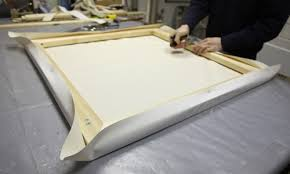 Hoe voorkom je kromtrekken bij het uitrekken van je kunstcanvas?